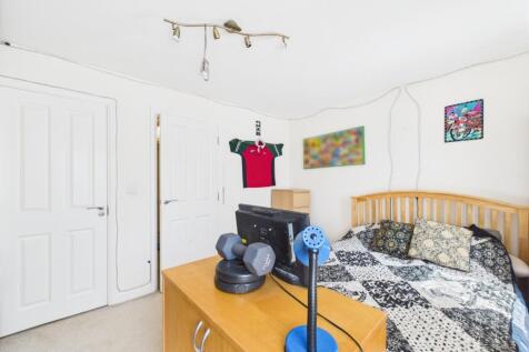 CAM02023G0-PR0153-STILL024