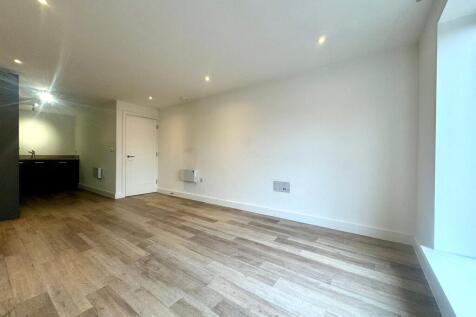 Living room pic 3.jpeg