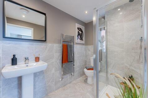 8557385-Stills-inter