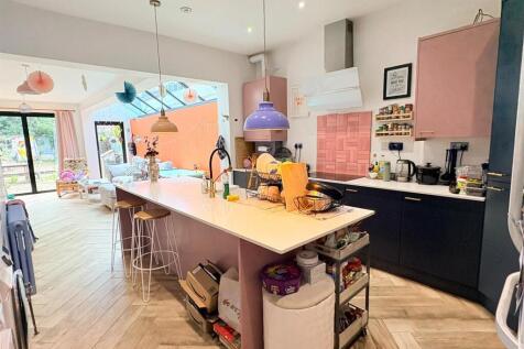 Open Plan Living/Dining and Kitchen
