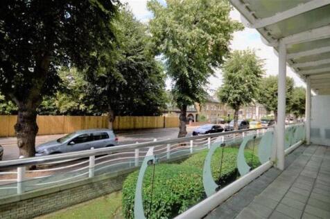 Ellis and Co are pleased to present this beautiful two double bedroom apartment set on the ground floor of this impressive apartment block in the heart of Enfield town centre. The property is presente