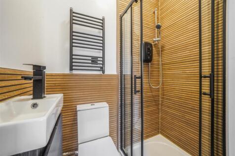 En suite bathroom