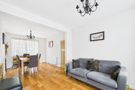 Presented by Nicoleta at EweMove Bexleyheath and D