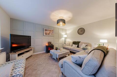 Living Room (2)