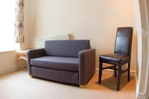 1 Bedroom Flat in LL57 1YE