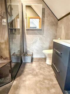 En suite Bathroom
