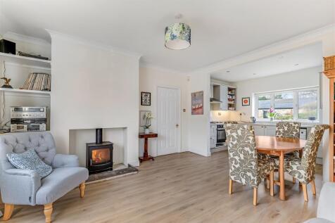 Living Area.jpg