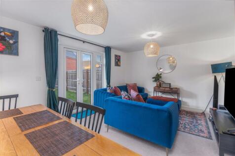 72 Kingerlee Road, Banbury-10.jpg