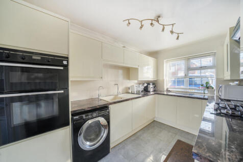 1385807-21-693071...