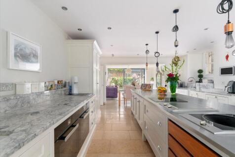 7 bed, 6 bath Detached in Bristol - Photo 6