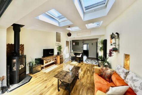 Open plan kitchen/diner/living space