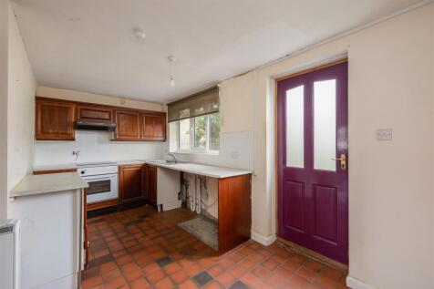 Warren Cottages 2 Kitchen-1.jpg
