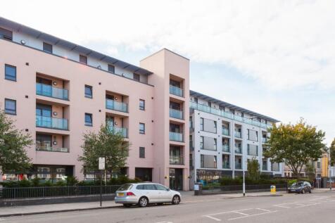 A corporate style one bedroom apartment offering a bright and contemporary living space with private outdoor terrace and an on site porter.