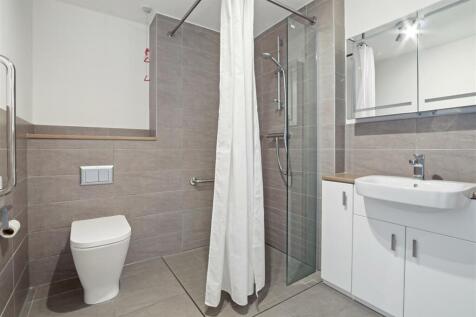 06-5bcbca18-542a-482e-975d-bd94c36c64f676308_39_Th