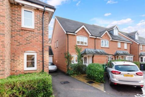 ** AVAILABLE AUGUST ** Modern Two Double Bedroom End of Terraced Home Situated in a Cul-de-Sac location. The Property Features; 17' x 12' Lounge/Dining Room, En Suite Shower Room, Downstairs Cloakroom