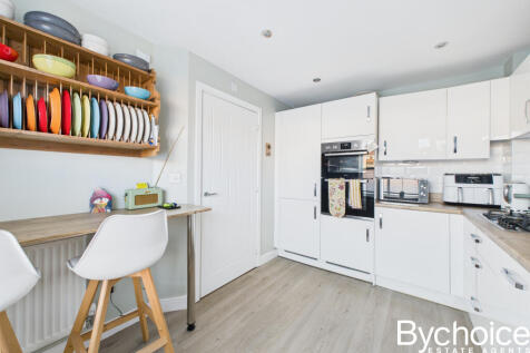 CAM05454G0-PR0089-STILL008