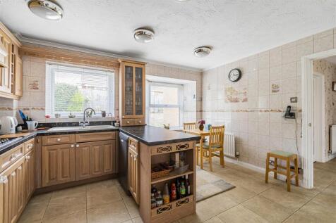 Long Acre, Brafield-on-the-Green