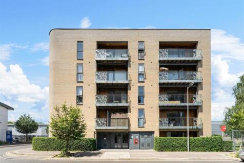 Hickman Avenue, E4