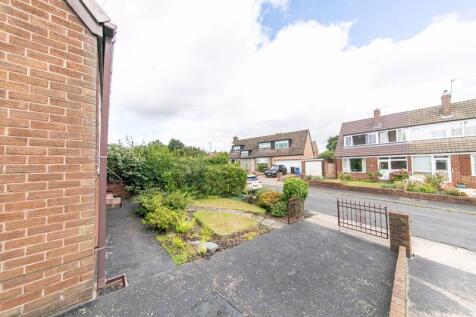 Front garden & driveway