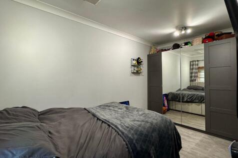 Bedroom 4/Garage Conversion
