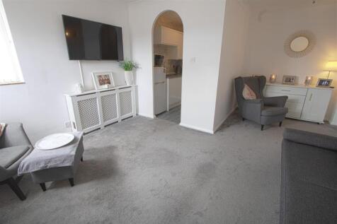 LOUNGE1.jpg