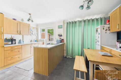 CAM02127G0-PR0304-STILL024