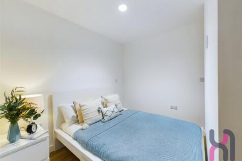 SUMMER FLASH SALE- VALID FOR 10 DAYS ON ONLY 10 UNITS! ** Book now for 2026/27 academic year ** Experience Living at X1 The Campus Block C. Our studio apartments at X1 The Campus Block are the perfect