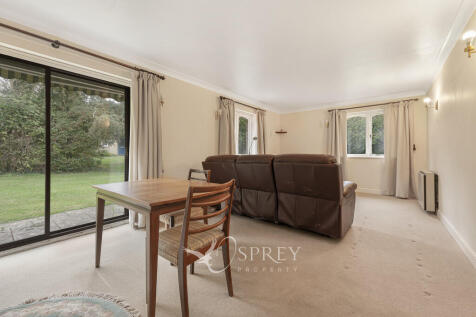 Living / Dining R...