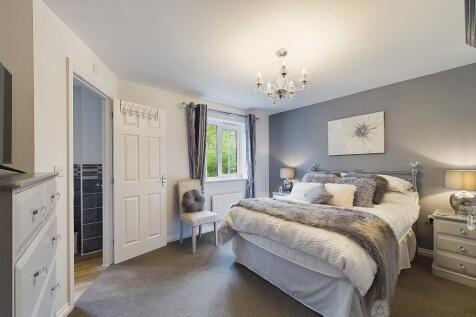 EweMove - Sycamore Drive - Bedroom 1