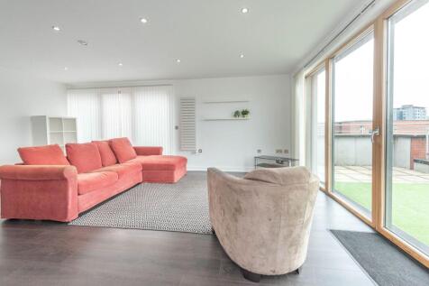 SITTING/DINING ROOM AND FITTED KITCHEN