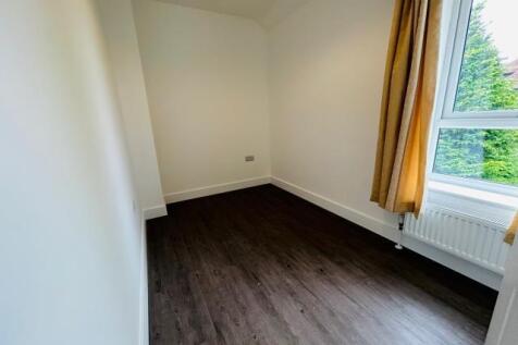 bedroom small