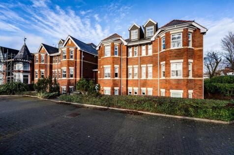 12 Charlton Court...