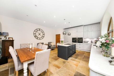 OPEN PLAN DINING KITCHEN
