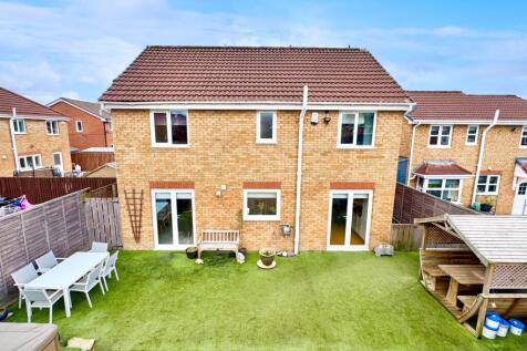 Rousay Wynd, Kilwinning rear garden pic