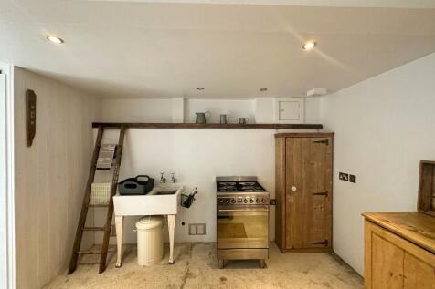 OPEN PLAN LIVING/DINING KITCHEN