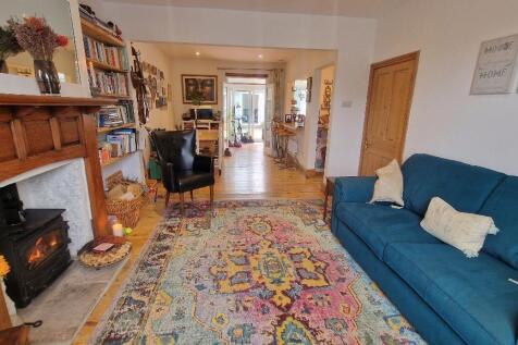 Sitting Room/Dining Room