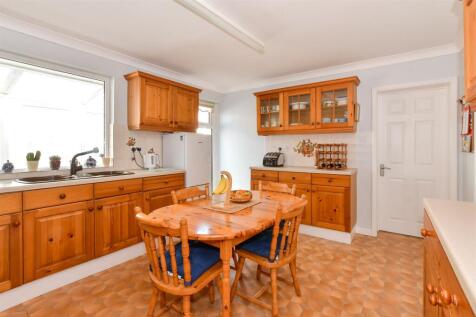 Kitchen/ Dining Room