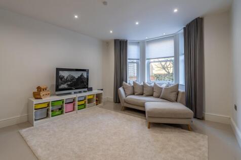 5 bed, 5 bath Detached in Sheffield - Photo 13