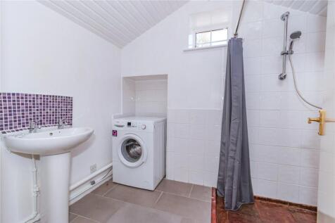 Annexe Shower Room