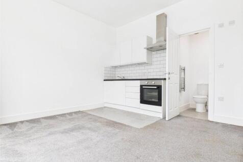 Studio Room: Kitchen