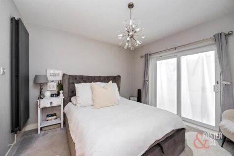 Phyllis Avenue 106-023.JPG