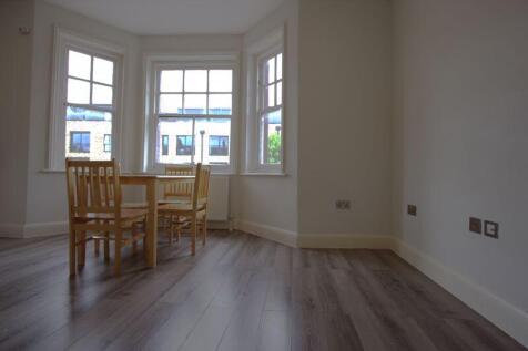 Neptune Homes are pleased to present for rent a one bed flat located just moments to Finsbury Park Station. This flat comprises of large living room with an open plan kitchen, dining area, separate be