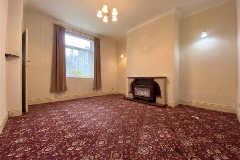 Bramleys Estate Agents - South Street - Paddock (2