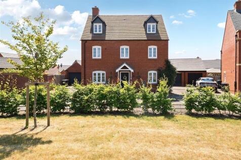 9 Uttoxeter Way, Towcester (1).jpg