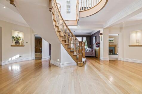 8 bed, 7 bath Detached in Glasgow - Photo 5