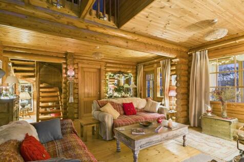 The Log House, 3 ...