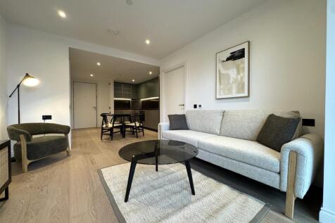 Living Room pic 14.jpeg