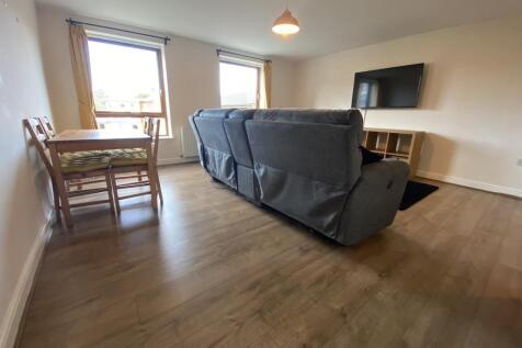 2 - Lounge.jpg