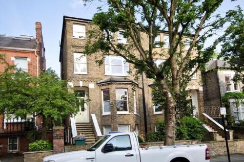 A very light and airy first floor one bedroom apartment featuring a spacious reception room with a separate kitchen and a double bedroom. The property also has access to a communal garden.