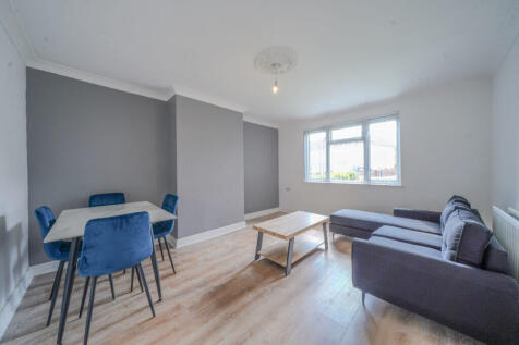 Newly Renovated 3-Bedroom Home on Scarisbrick Drive, Liverpool L11 - Available! Welcome to this beautifully renovated 3-bedroom Mid-terrace townhouse located on the popular Scarisbrick Drive in Liverp